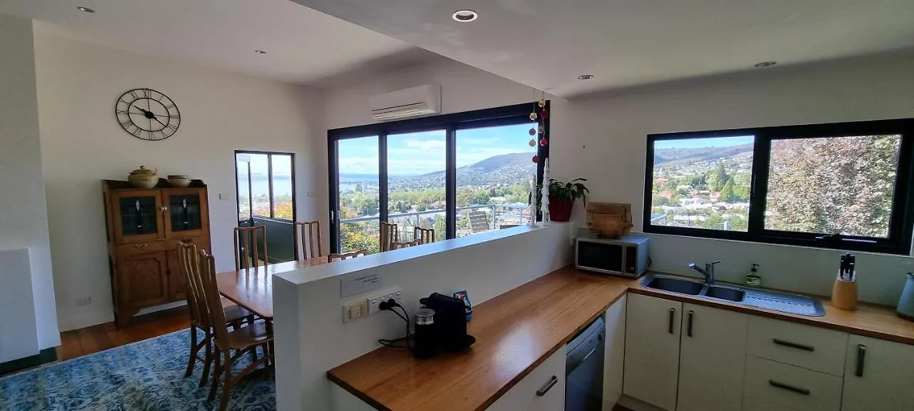 Hill House Hobart - Charming Home, Stunning Views Close To City 0*,